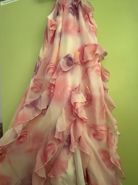Rochie cu volanase de vara