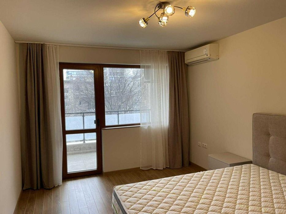 Дава се под наем Тристаен апартамент в Варна, Център - 120 кв.м за 1196.97 € - Снимка #8