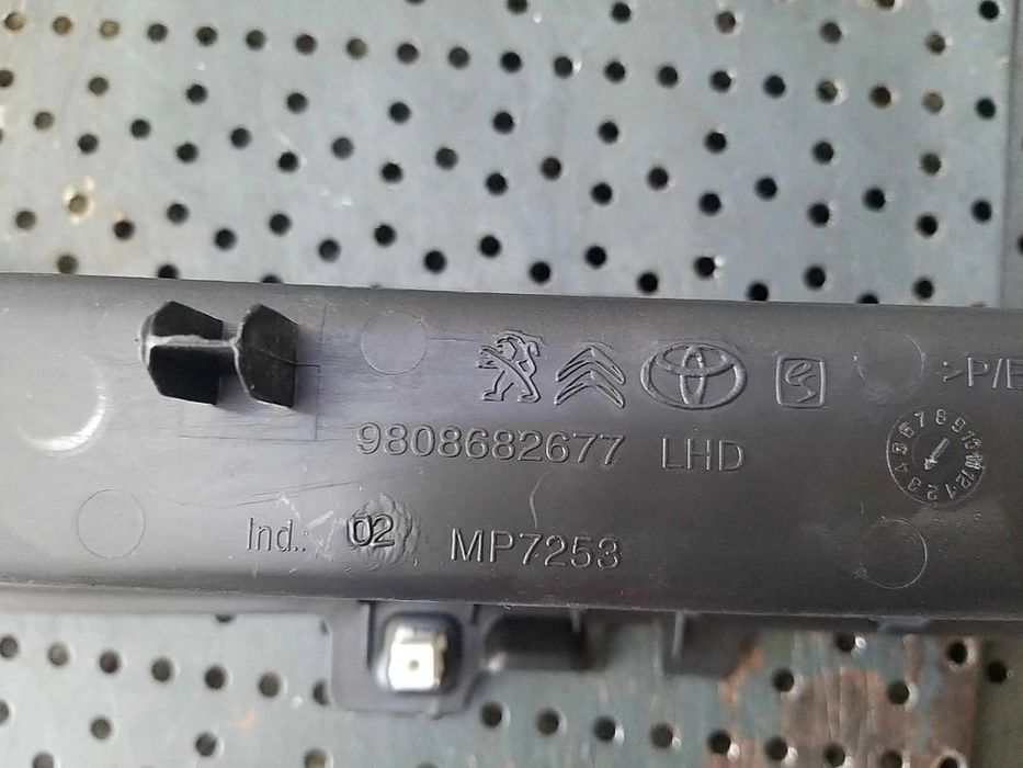 Compartiment depozitare opel vivaro c 9808682677