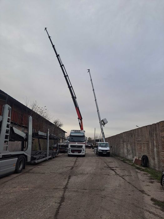 Камион с кран/ автокран