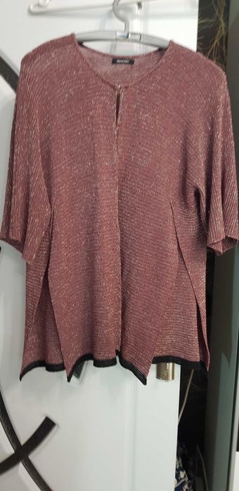 Продавам дамска жилетка, плетено манто, рокля