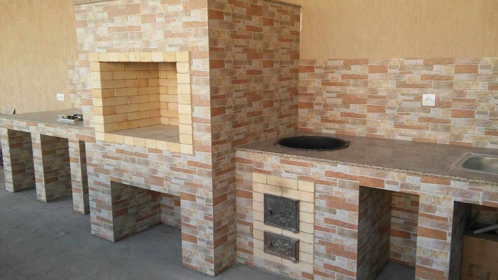 Летняя кухня Барбекю очаг камин пицца печь.