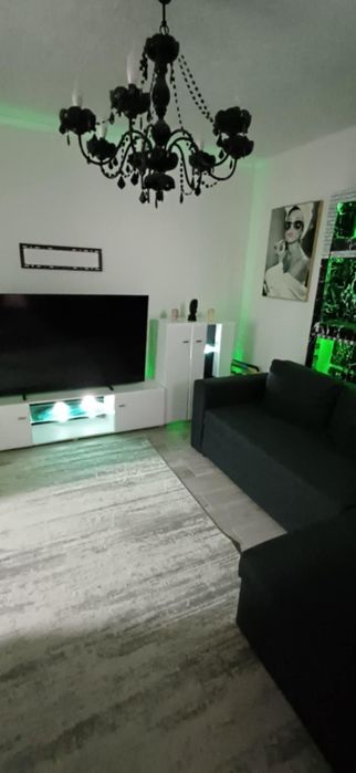 Casa de închiriat singur in curte