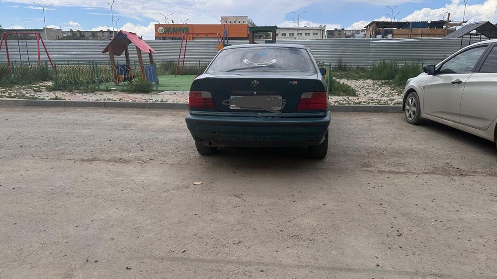 Продам автомобиль BMW E36