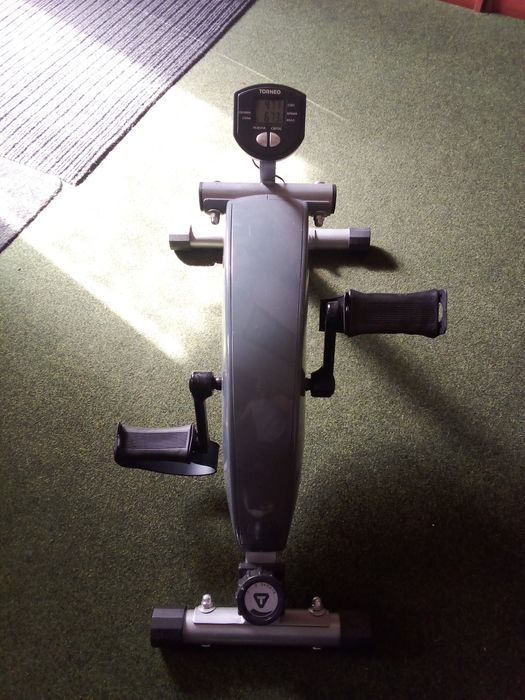 Велотренажёр продам .