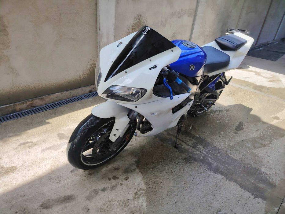 Yamaha YZF-R1 на части
