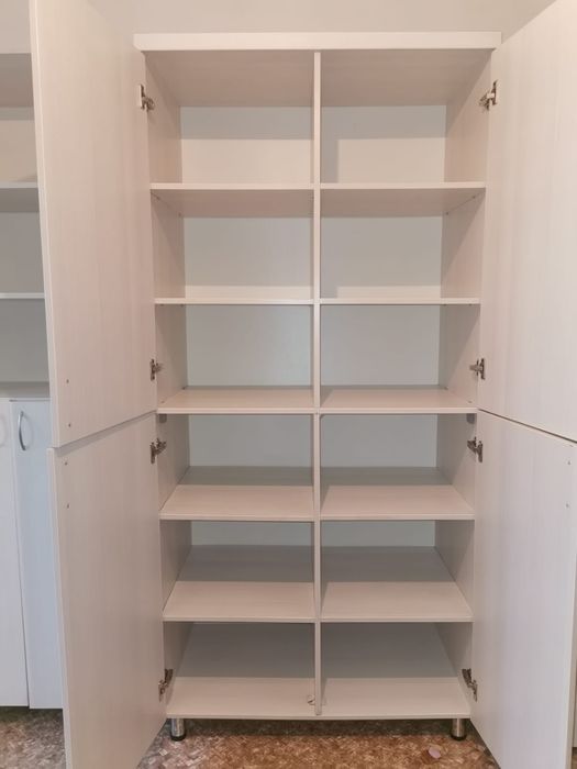 Продам шкафы и тумбочки