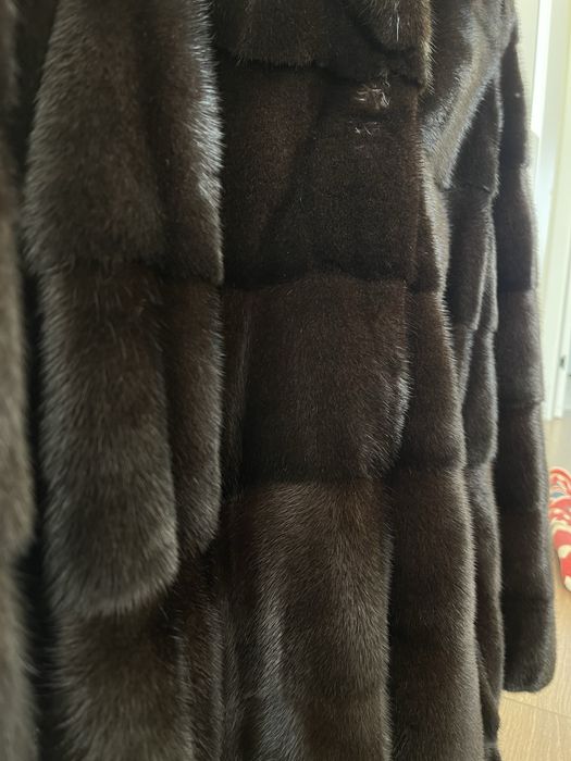 Продам норкову шубу
