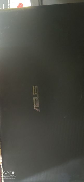 4 лаптопа старички модели но работещи за преинсталиране са и четирите