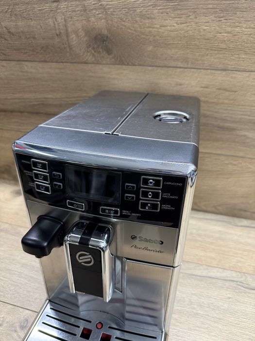 Продавам кафемашина Saeco PicoBaristo Type:HD8927