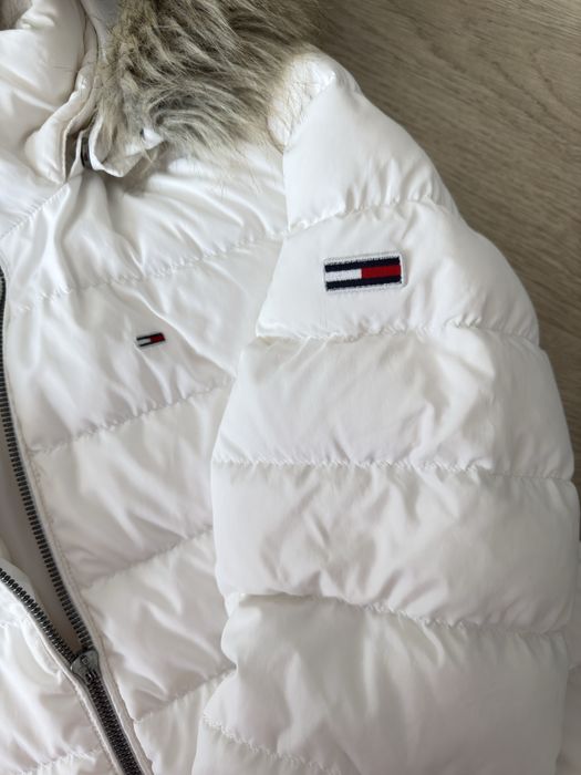 Дамско яке с гъши пух Tommy Jeans