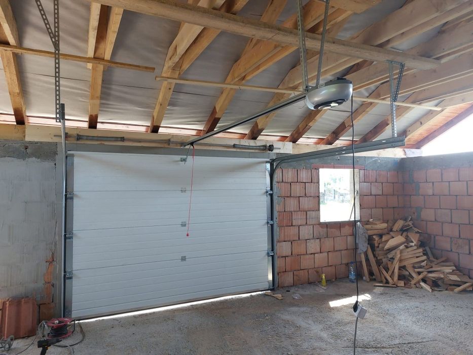 Usi de garaj secționale