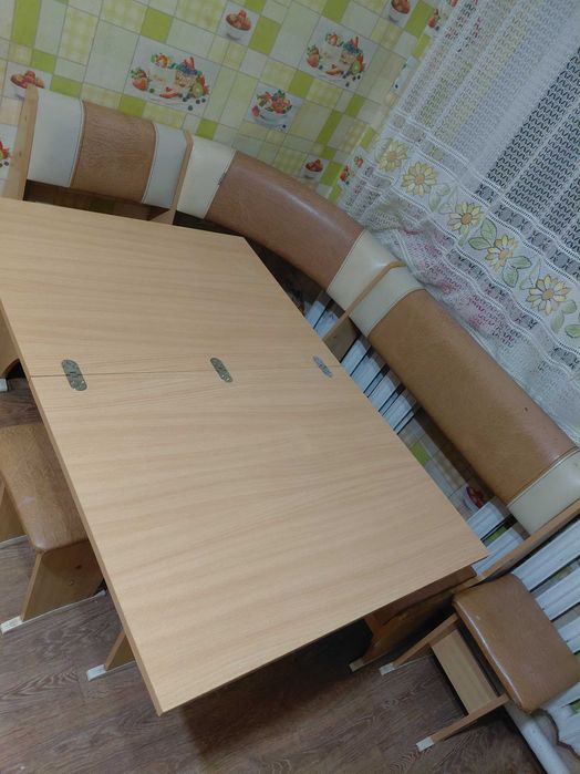 Продам кухонный уголок.