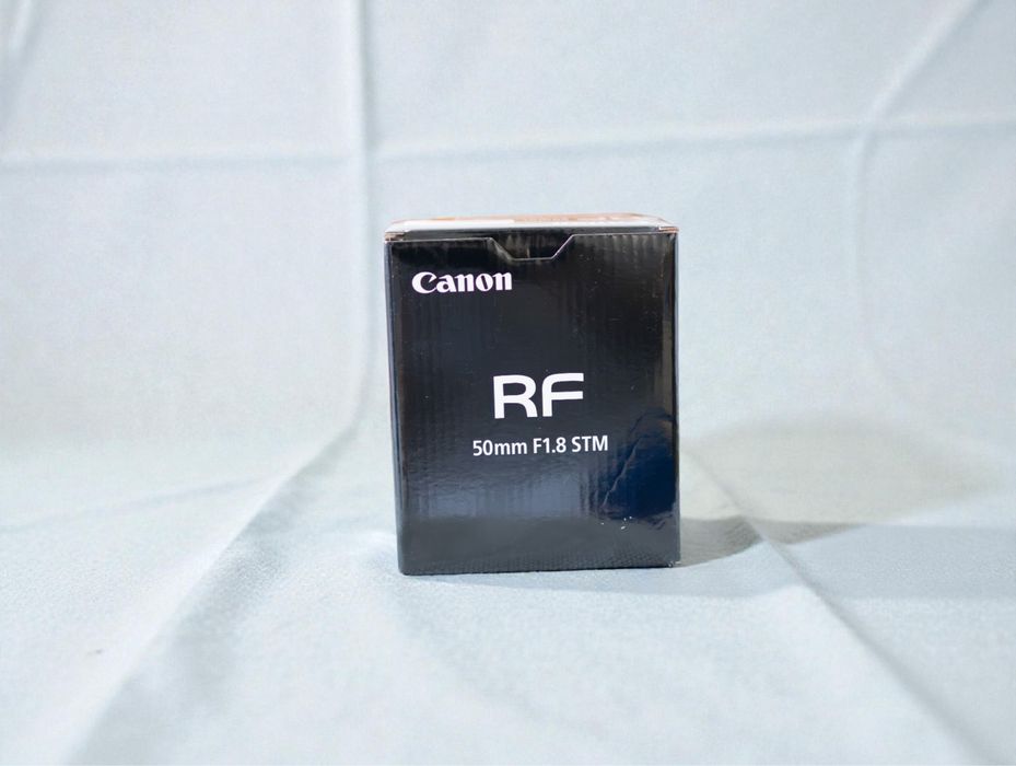 Canon RF 50 mm 1.8,