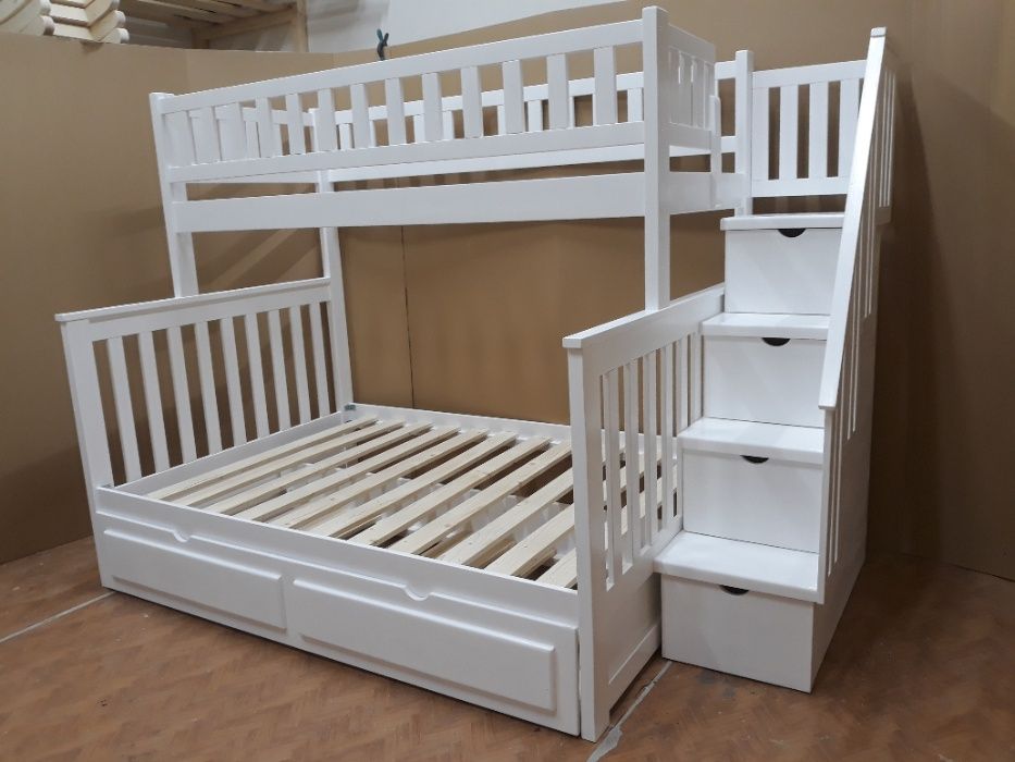 TRANSPORT GRATUIT.Pat etajat-supraetajat,cu 5 locuri.Cod 3701