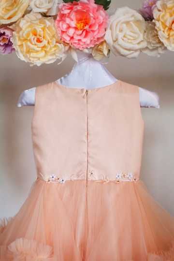 НОВА официална / шаферска/ празнична детска рокля  размер 4-5 г