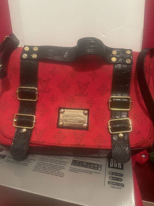 Geanta de umar Louise Vuitton