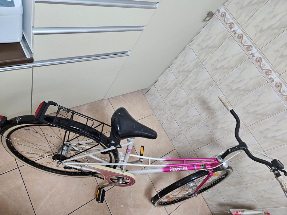 Vând bicicleta adulți stra foarte buna
