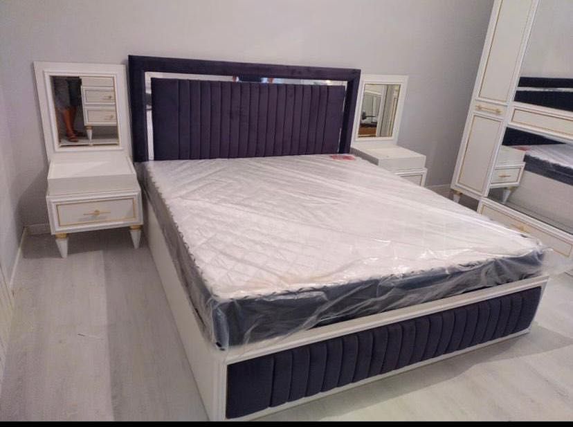 Продам спальный гарнитур