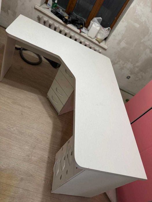 Продам стол письменный угловой