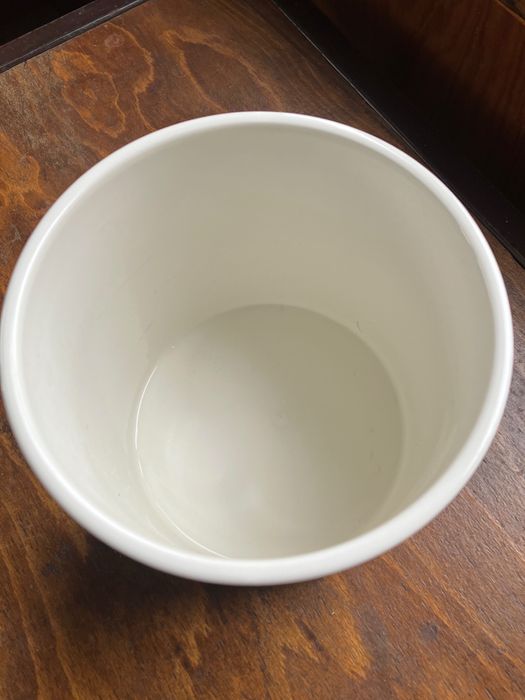 Керамична кашпа / саксия, флорална - божури, солидна изработка, НОВА