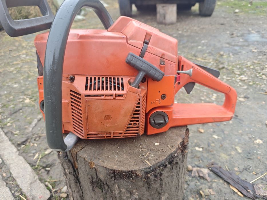 Vând schimb drujba Husqvarna 262