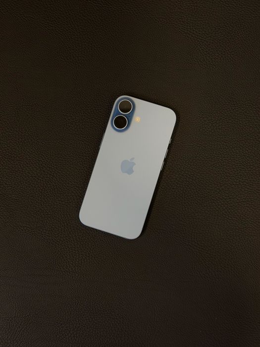 Продавам перфектен iPhone 17