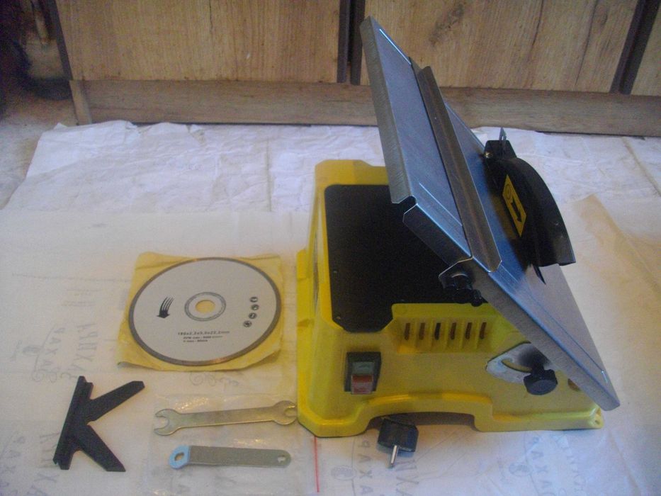 Електрическа машина сухо мокро рязане плочки 1600W ф180мм с линеали