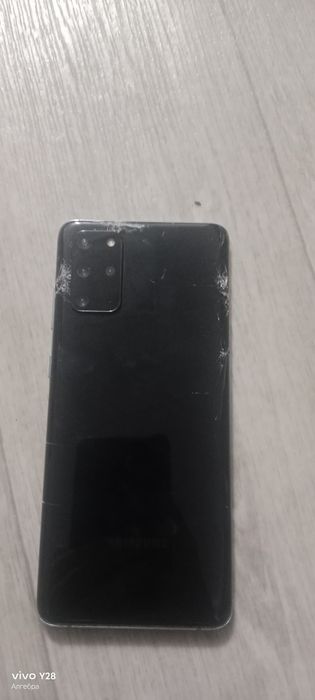 Продаю или обмен телефона Samsung s20+plus