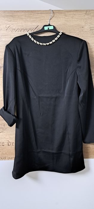 Rochie H&M mar.L, nouă , cu spatele gol