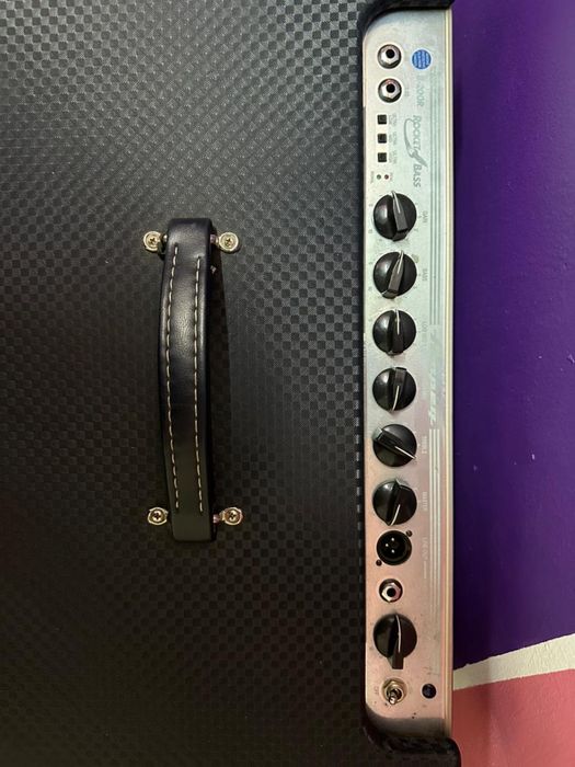 басовый комбик ampeq  rocket bass