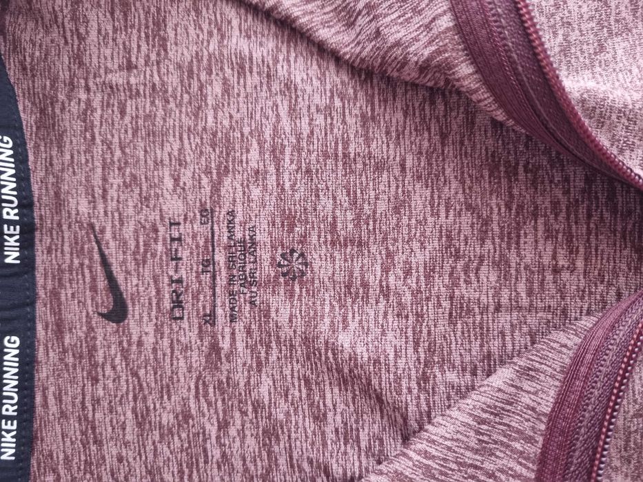 Дамски суитшърт Nike и блуза на Gymshark