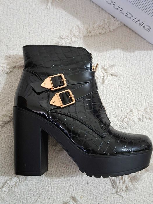 Дамски черни боти