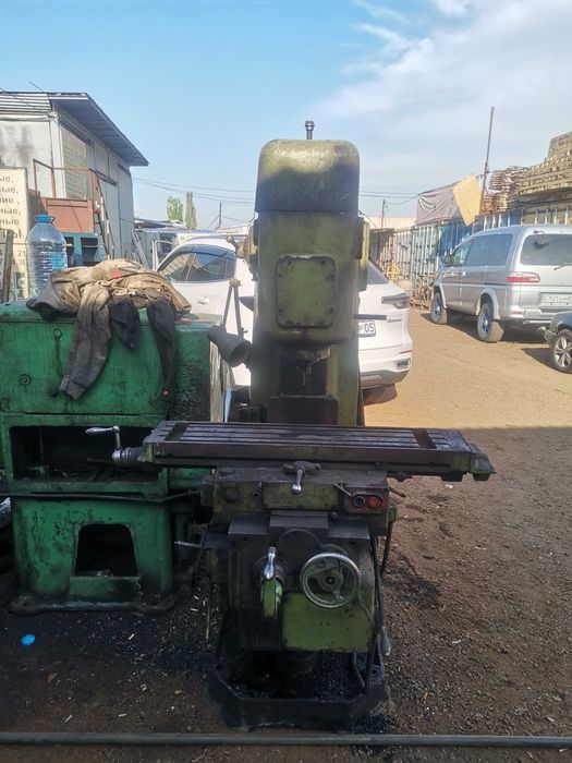 Продам фрезорный станок