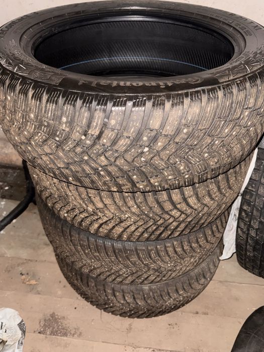 Continental 235/55 R20