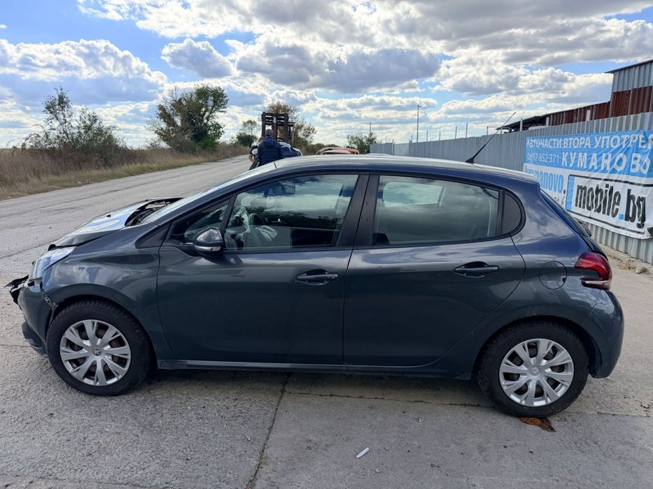 Peugeot 208 1.2 PureTech, двигател HMZ, HM01, 82 кс., 5 ск., 114000 км., 2017г., евро 6D, Пежо 208 1.2 PureTech, engine HMZ, 82 hp, 5 sp., 114000 km.
