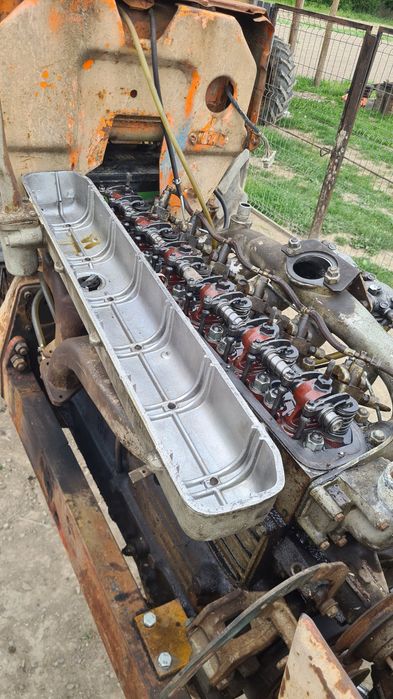 Tractor Universal 650 cu motor de Saviem