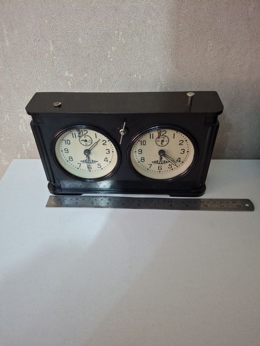 Винтажный шахматный часы