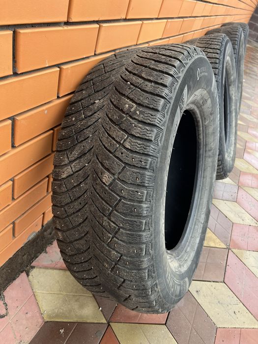 Продам шины 265/65 R17