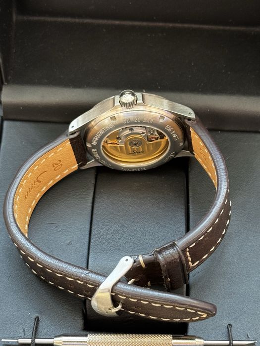 Ceas automatic Sinn 556 i curea de piele