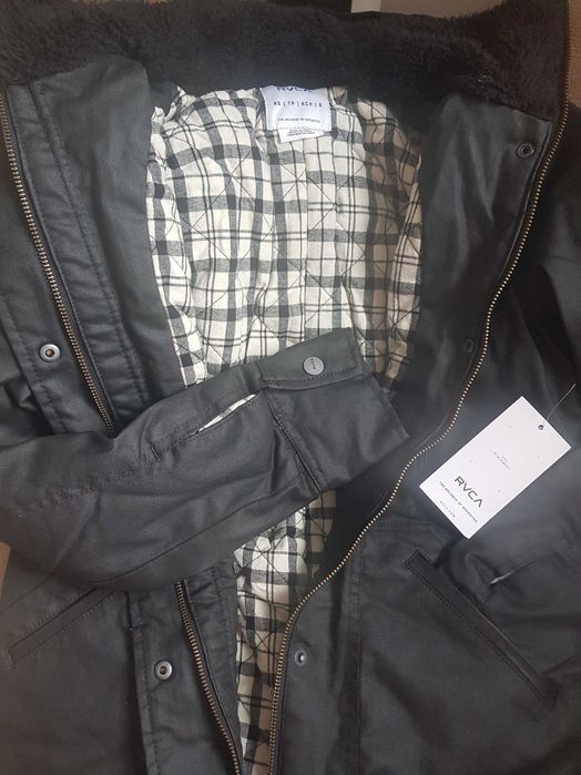 Дамско зимно яке RVCA, ново с етикет