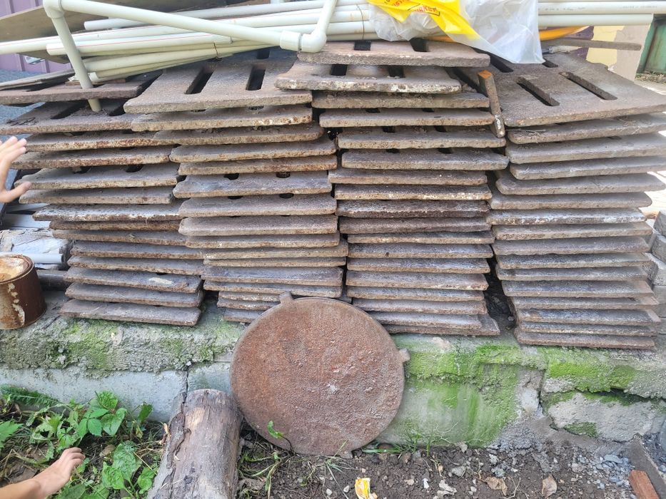 Продам чугунные крышки для арыка