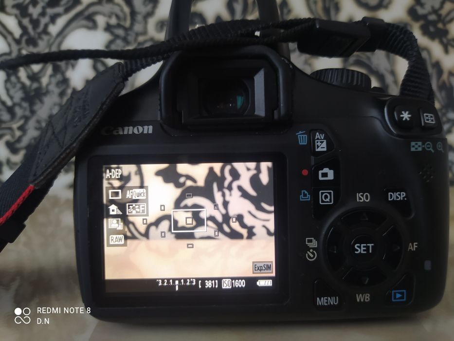 Canon EOS 1100 D