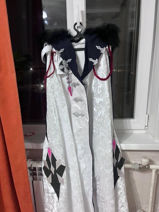 Плащ геншин фатуи на Коломбину