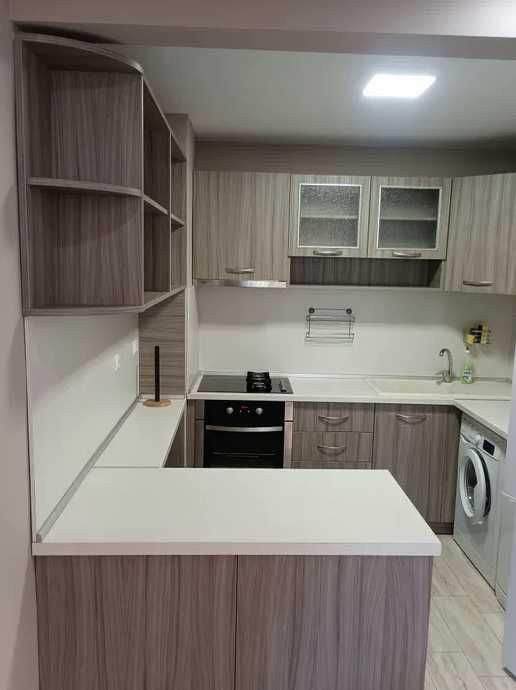 Дава се под наем Тристаен апартамент в Пловдив, Кючук Париж - 125 кв.м за 425 € - Снимка #2