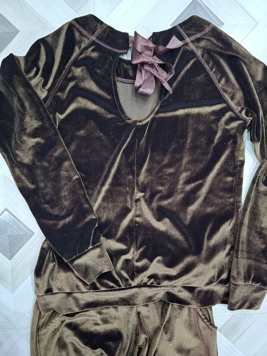 Костюмы велюровые