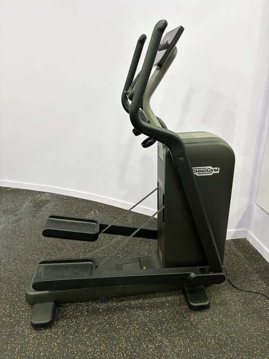 Продам тренажеры новые TECHNOGYM