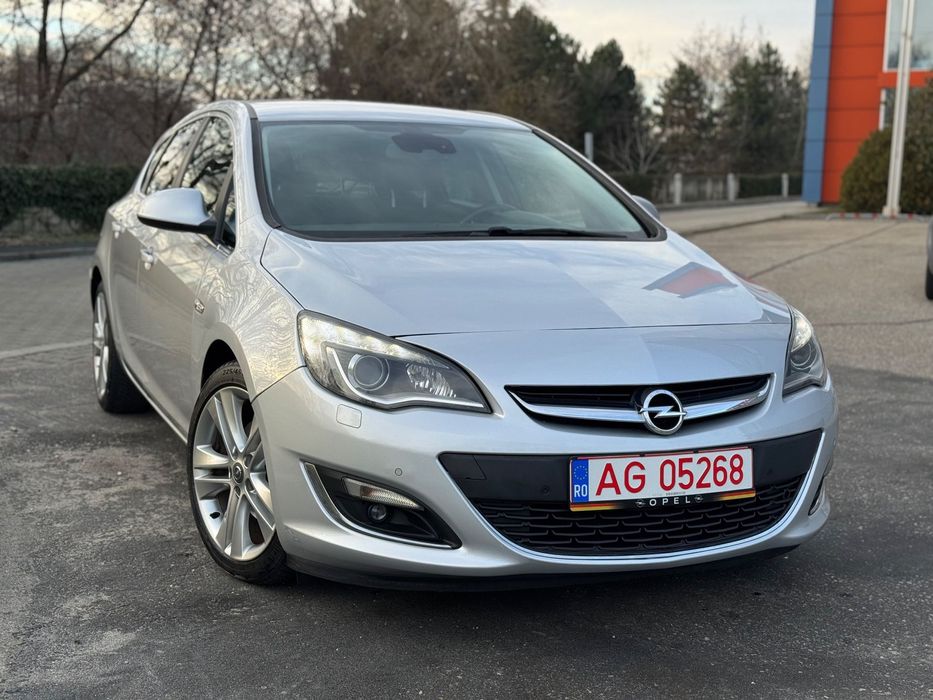Opel Astra 2013 / Diesel 1.7 130 CP Euro 5 / Navi Led Xenon Senzori/Inmatriculata