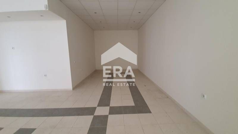 Ексклузивен имот! Търговски обект за продажба със статут на пицария, В