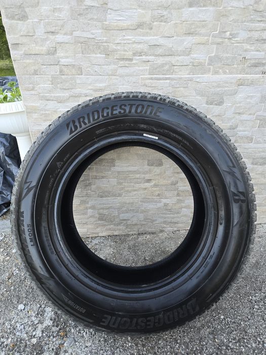 Гуми Bridgestone Blizzak 235/65/17